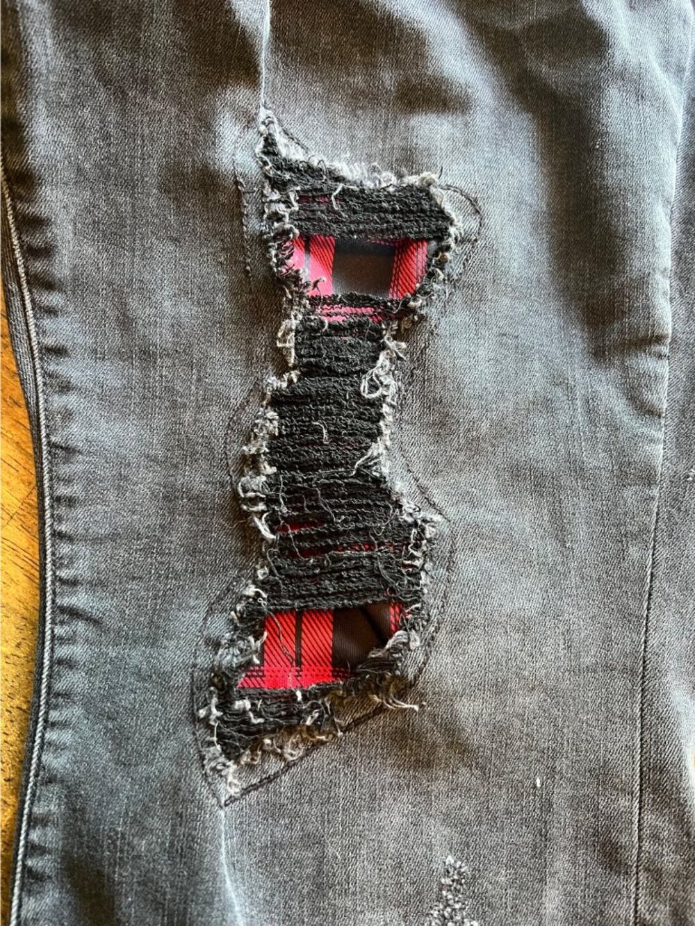 Judy Blue Skinny Fit Distressed Jeans Buffalo Check Flannel Lined 22W Plus Size - Picture 12 of 12
